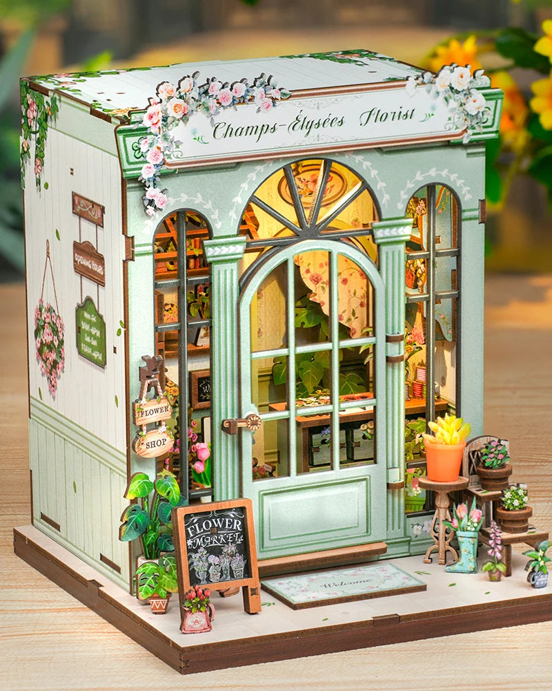 Board games, Top Trumps & DIY model kits